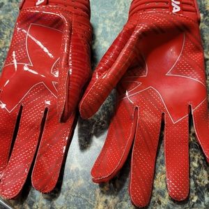 Under Armour sports gloves